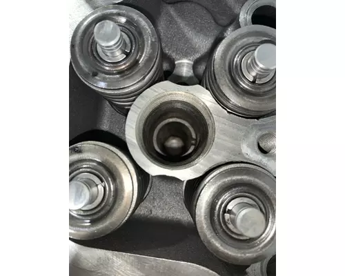 MACK AI300 Cylinder Head