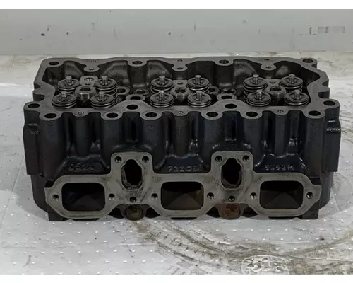 MACK AI300 Engine Cylinder Head