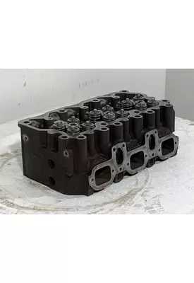 MACK AI300 Engine Cylinder Head