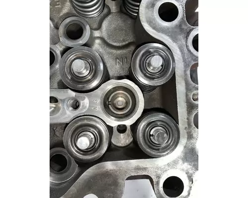 MACK AI300 Engine Cylinder Head