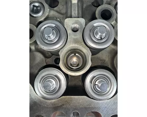 MACK AI350 Cylinder Head