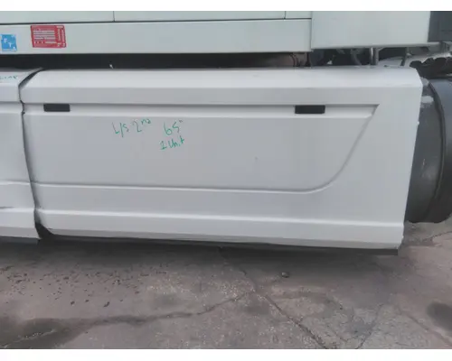 MACK AN64T / ANTHEM CAB SKIRTSIDE FAIRING