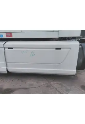 MACK AN64T / ANTHEM CAB SKIRT/SIDE FAIRING