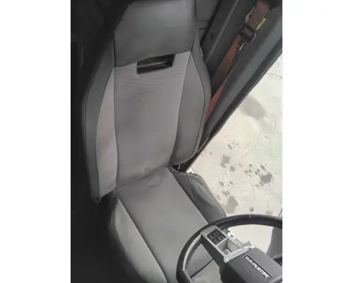 MACK AN64T / ANTHEM CAB