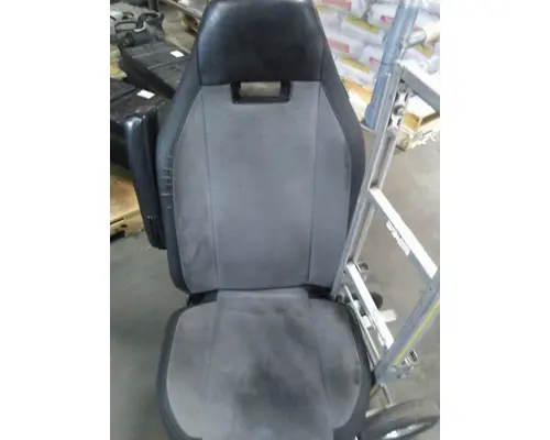 MACK AN64T / ANTHEM SEAT, FRONT