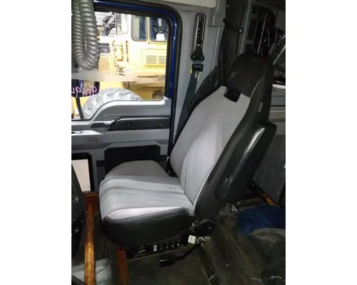 MACK AN64T / ANTHEM SEAT, FRONT