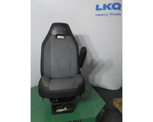 MACK AN64T / ANTHEM SEAT, FRONT