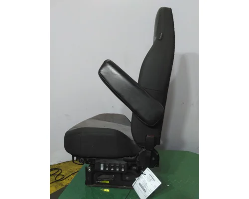 MACK AN64T / ANTHEM SEAT, FRONT