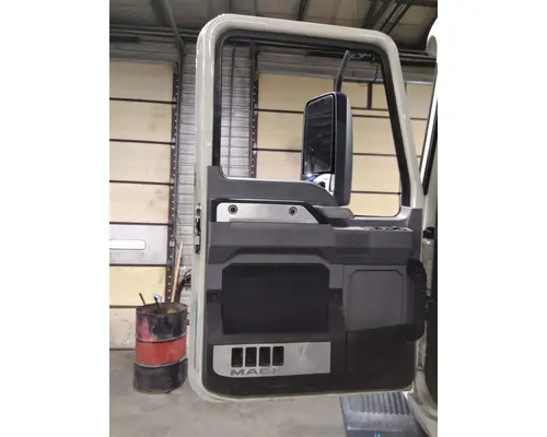 MACK ANTHEM 2018-2026 DOOR ASSEMBLY, FRONT