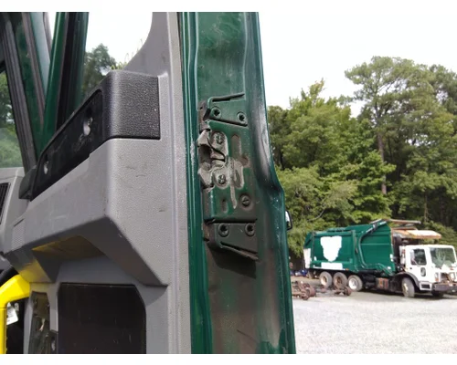 MACK ANTHEM 2018-2026 DOOR ASSEMBLY, FRONT