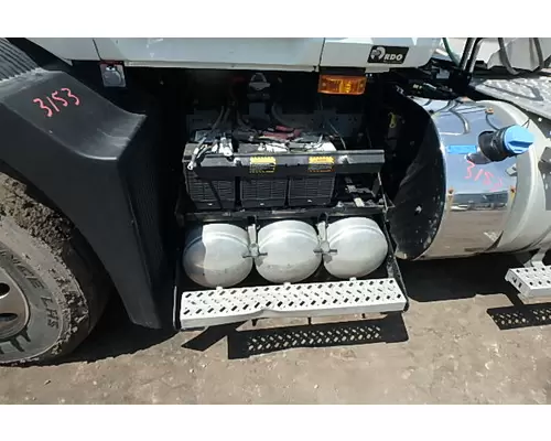 MACK ANTHEM 64T Battery Tray