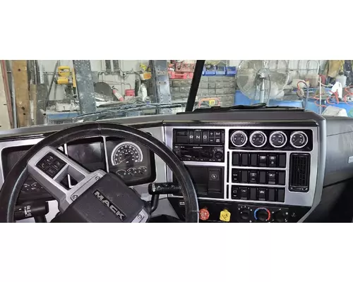 MACK ANTHEM 64T Cab