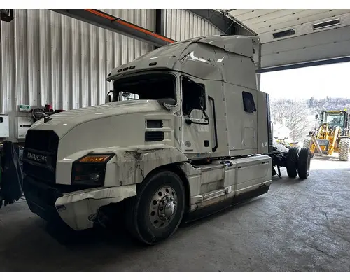 MACK ANTHEM Complete Vehicle
