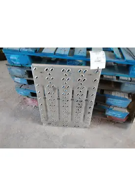 MACK ANTHEM DECK (CATWALK) STEP