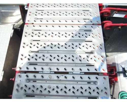 MACK ANTHEM DECK (CATWALK) STEP