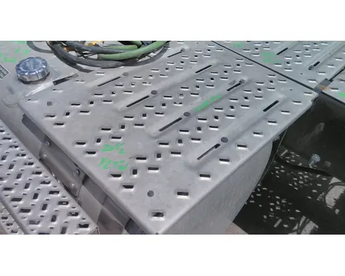 MACK ANTHEM DECK (CATWALK) STEP