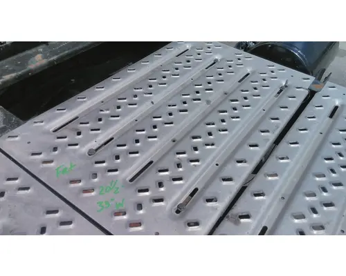 MACK ANTHEM DECK (CATWALK) STEP