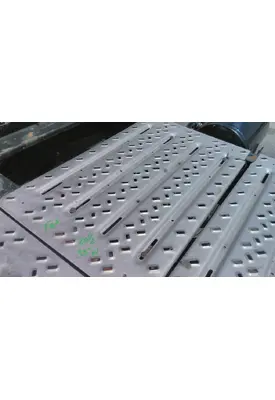 MACK ANTHEM DECK (CATWALK) STEP