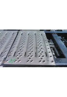 MACK ANTHEM DECK (CATWALK) STEP