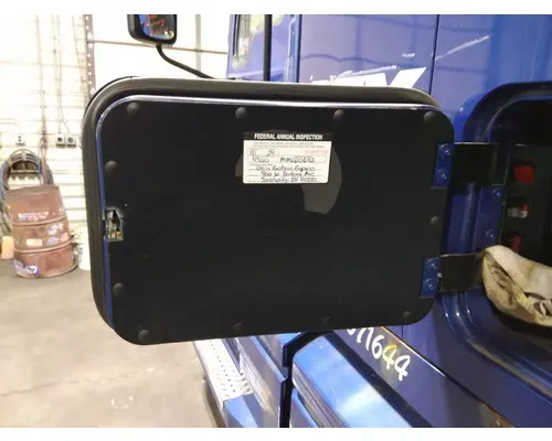 MACK ANTHEM DOOR, COMPARTMENT