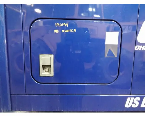 MACK ANTHEM DOOR, COMPARTMENT