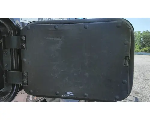 MACK ANTHEM DOOR, COMPARTMENT