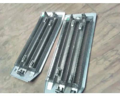 MACK ANTHEM HOOD ORNAMENT