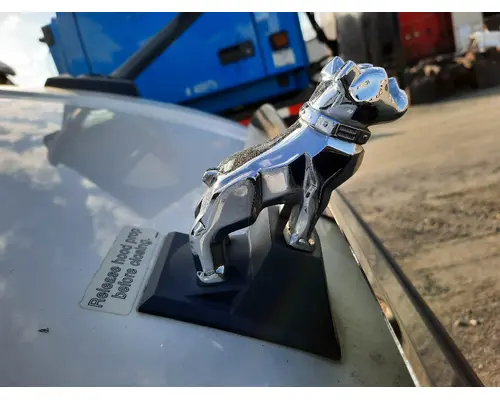 MACK ANTHEM HOOD ORNAMENT