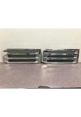 MACK ANTHEM Hood Vents