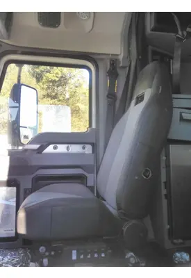 MACK ANTHEM SEAT, FRONT