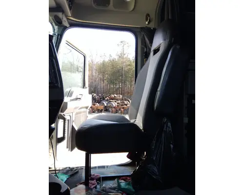 MACK ANTHEM SEAT, FRONT