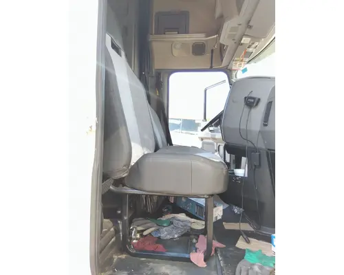 MACK ANTHEM SEAT, FRONT