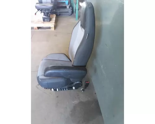 MACK ANTHEM SEAT, FRONT