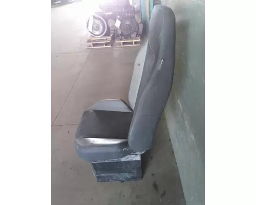 MACK ANTHEM SEAT, FRONT