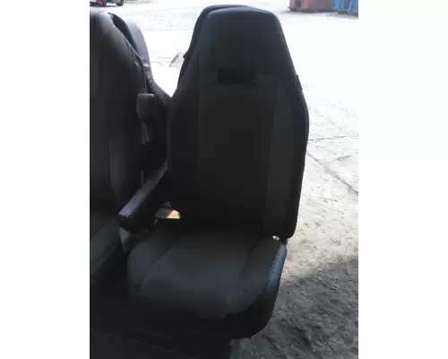 MACK ANTHEM SEAT, FRONT