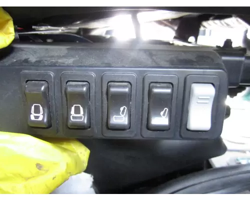 MACK ANTHEM SEAT, FRONT