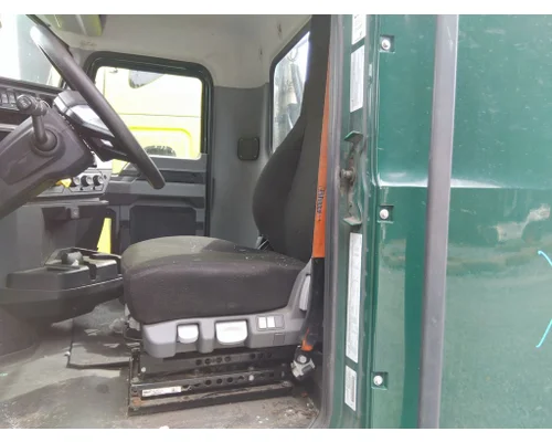 MACK ANTHEM SEAT, FRONT
