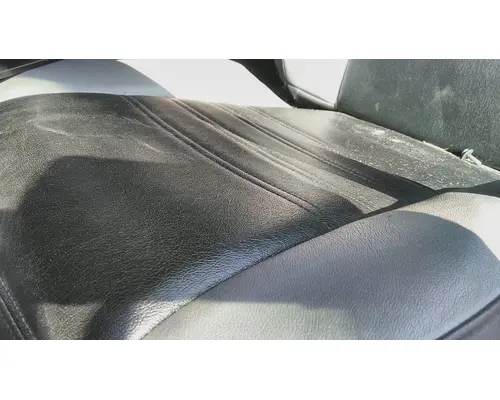 MACK ANTHEM SEAT, FRONT