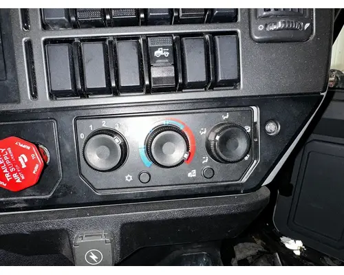 MACK ANTHEM Temperature Control