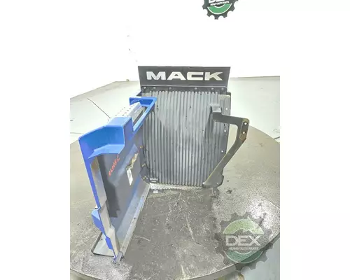 MACK Anthem 1644 bulb socket