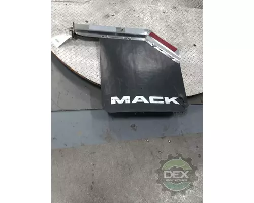 MACK Anthem 9224 mudguard with mounting (Trucks)