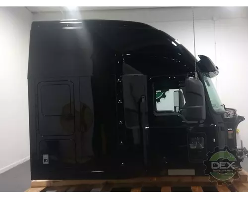 MACK Anthem Cab