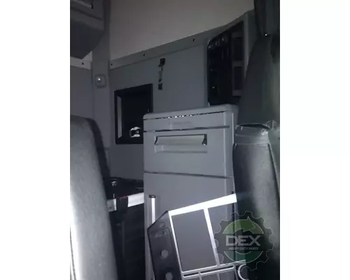 MACK Anthem Cab