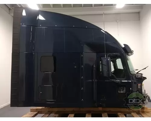 MACK Anthem Cab