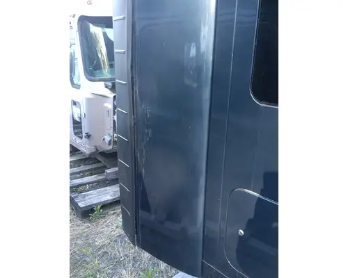 MACK Anthem Cab