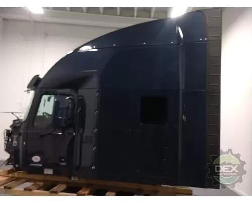 MACK Anthem Cab