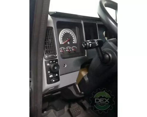 MACK Anthem Cab