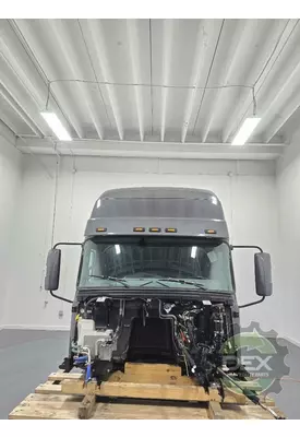 MACK Anthem Cab