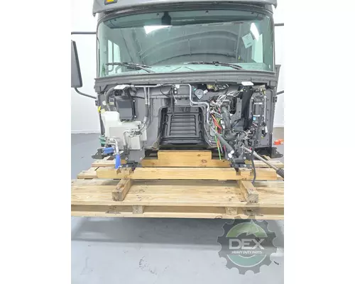 MACK Anthem Cab