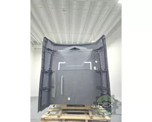 MACK Anthem Cab
